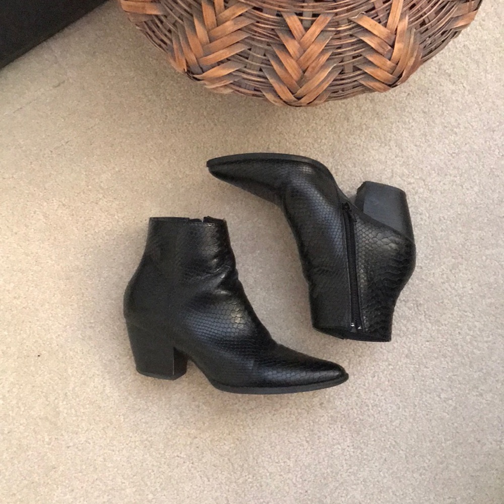 Lulus x Matisse black booties